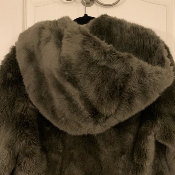 Urban Behavior Teddy Bear Coat. - Picture 5 of 8